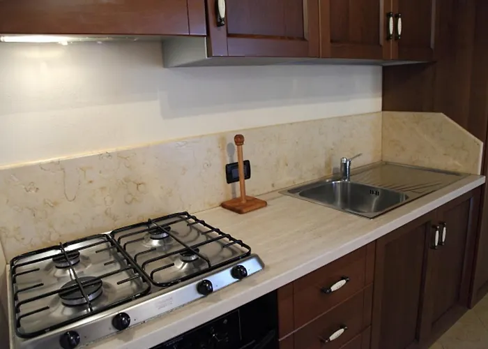 Mediterraneo - By Vacation Service Чефалу